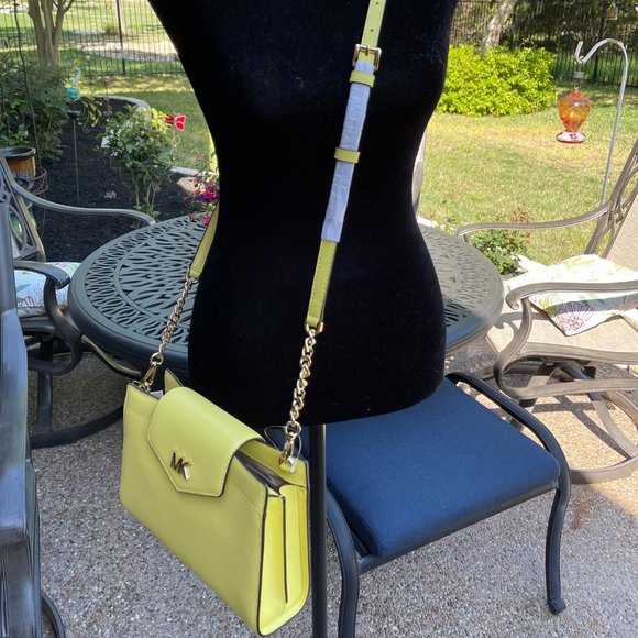 NWT Michael Kors Sunshine Yellow crossbody - Picture 3 of 16